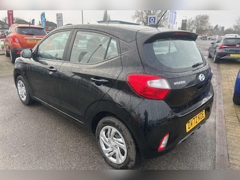 Used Hyundai i10 2022 for sale - 76935933: Photo