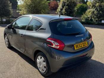 Used Peugeot 208 2012 for sale - 74676649: Photo