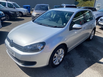 Volkswagen - Golf