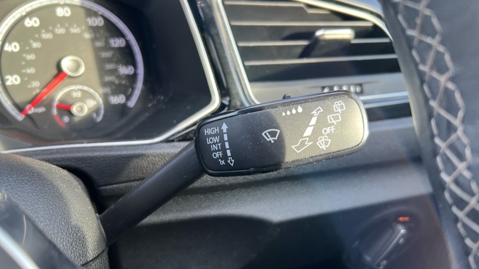 Used Volkswagen T-Roc 2021 for sale - 77010191: Photo 24