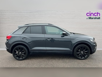 Used Volkswagen T-Roc 2021 for sale - 77010191: Photo