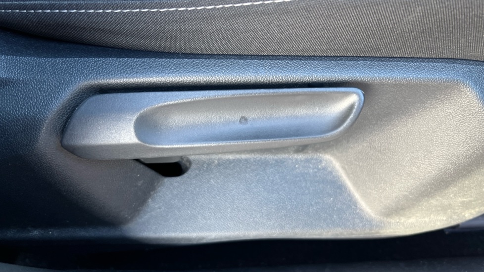 Used Volkswagen T-Roc 2021 for sale - 77010191: Photo 32