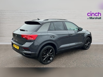 Used Volkswagen T-Roc 2021 for sale - 77010191: Photo