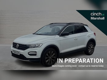 Used Volkswagen T-Roc 2018 for sale - 76241514: Photo