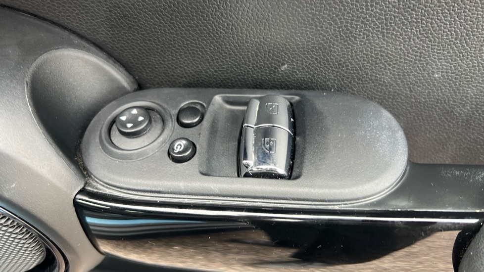 Used MINI Hatch 2021 for sale - 76312126: Photo 32