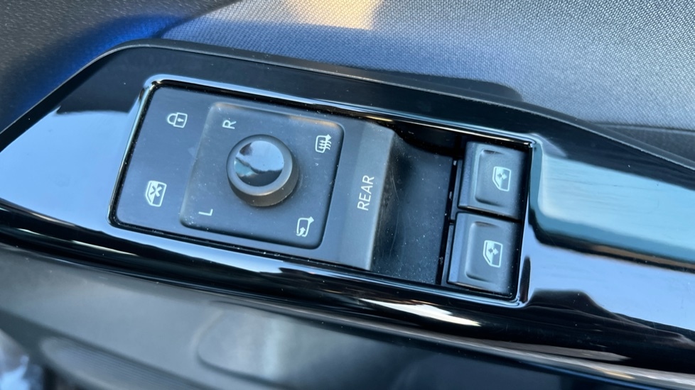 Used Volkswagen ID.3 2022 for sale - 76977935: Photo 32