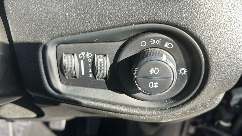 Used Jeep Renegade 2021 for sale - 75843866: Photo 31