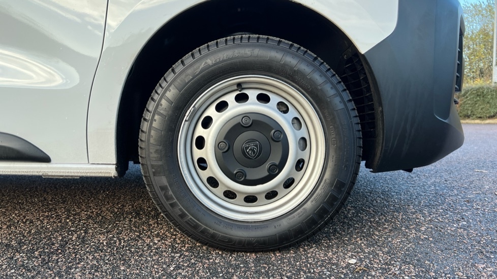 Used Peugeot Expert 2024 for sale - 76684211: Photo 17