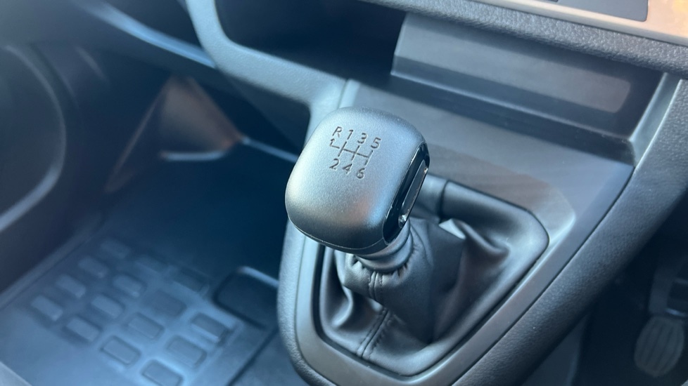 Used Peugeot Expert 2024 for sale - 76684211: Photo 29