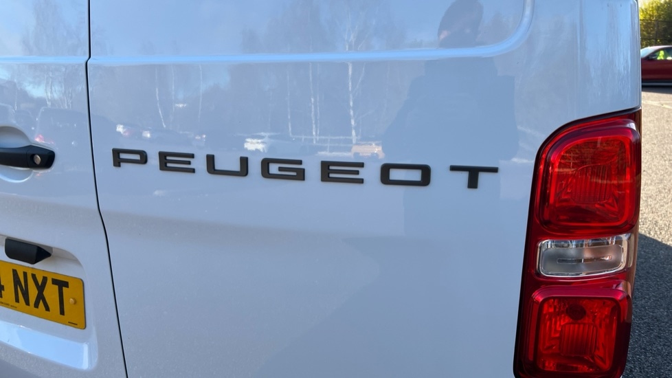 Used Peugeot Expert 2024 for sale - 76684211: Photo 38