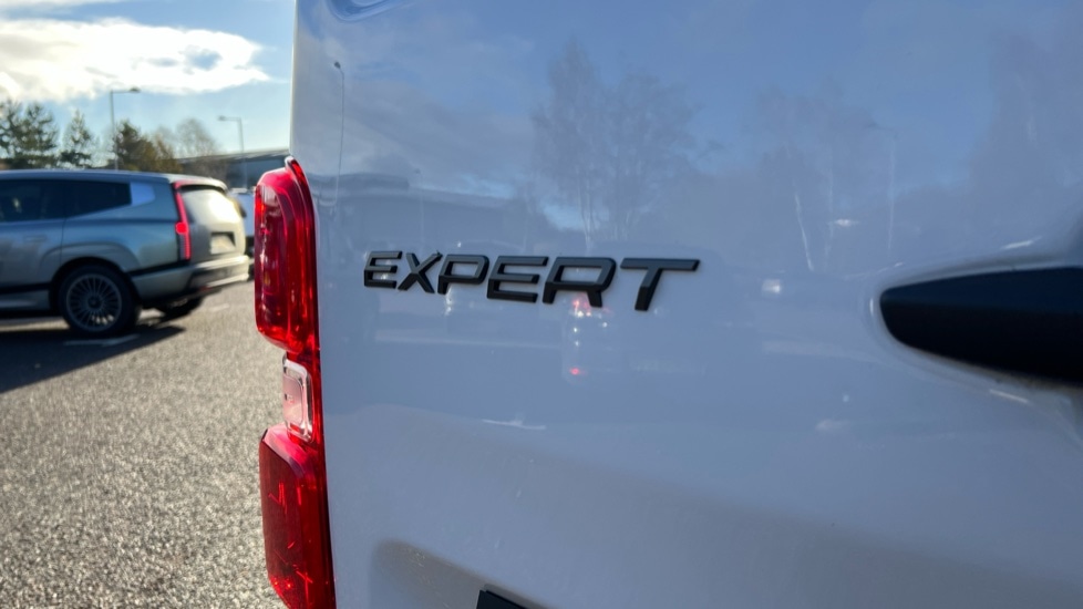 Used Peugeot Expert 2024 for sale - 76684211: Photo 39