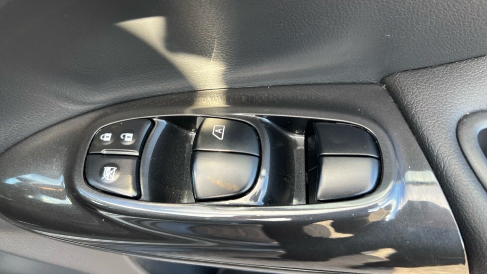Used Nissan Juke 2018 for sale - 76312000: Photo 32