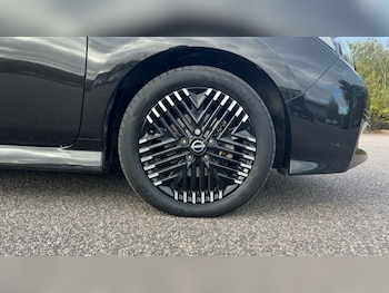 Used Nissan Leaf 2023 for sale - 76302381: Photo