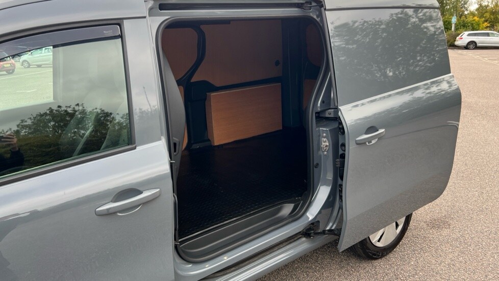 Used Nissan Other 2024 for sale - 76390020: Photo 20