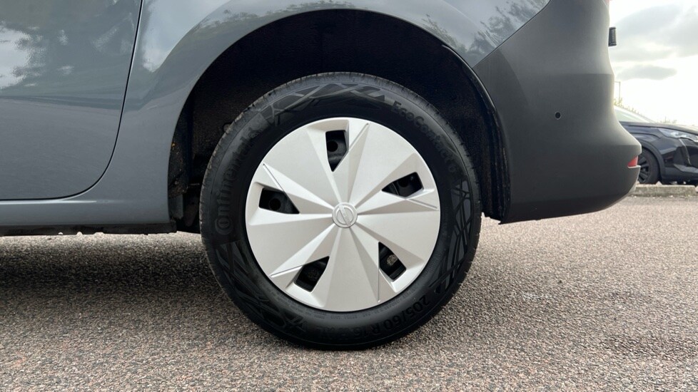 Used Nissan Other 2024 for sale - 76390020: Photo 23