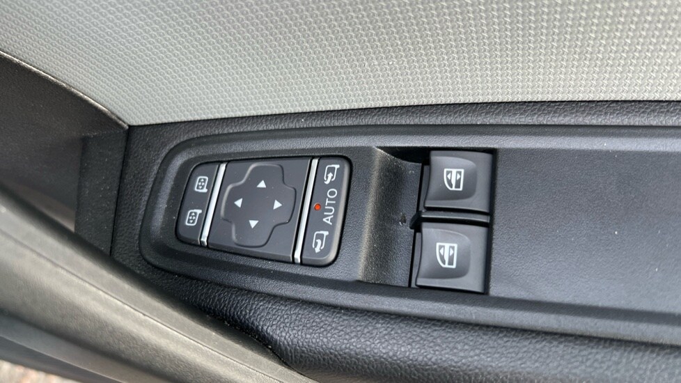 Used Nissan Other 2024 for sale - 76390020: Photo 32