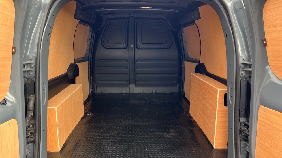 Used Nissan Other 2024 for sale - 76390020: Photo 9