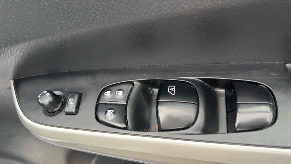 Used Nissan Navara 2018 for sale - 76375544: Photo 32