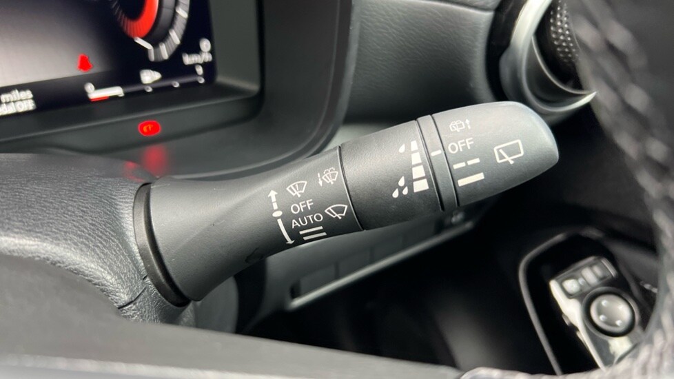 Used Nissan Juke 2024 for sale - 76008018: Photo 28