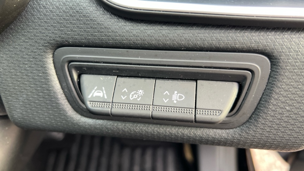 Used Renault Clio 2022 for sale - 76124655: Photo 31