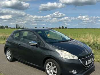 Used Peugeot 208 2014 for sale - 74682696: Photo