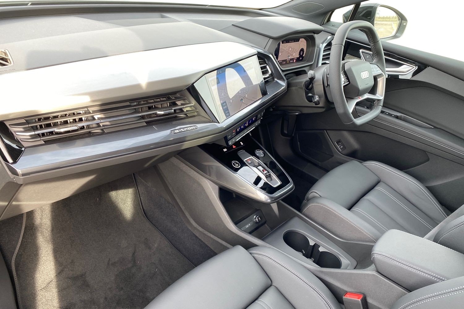 Used Audi Q4 e-tron 2023 for sale - 78012954: Photo 2