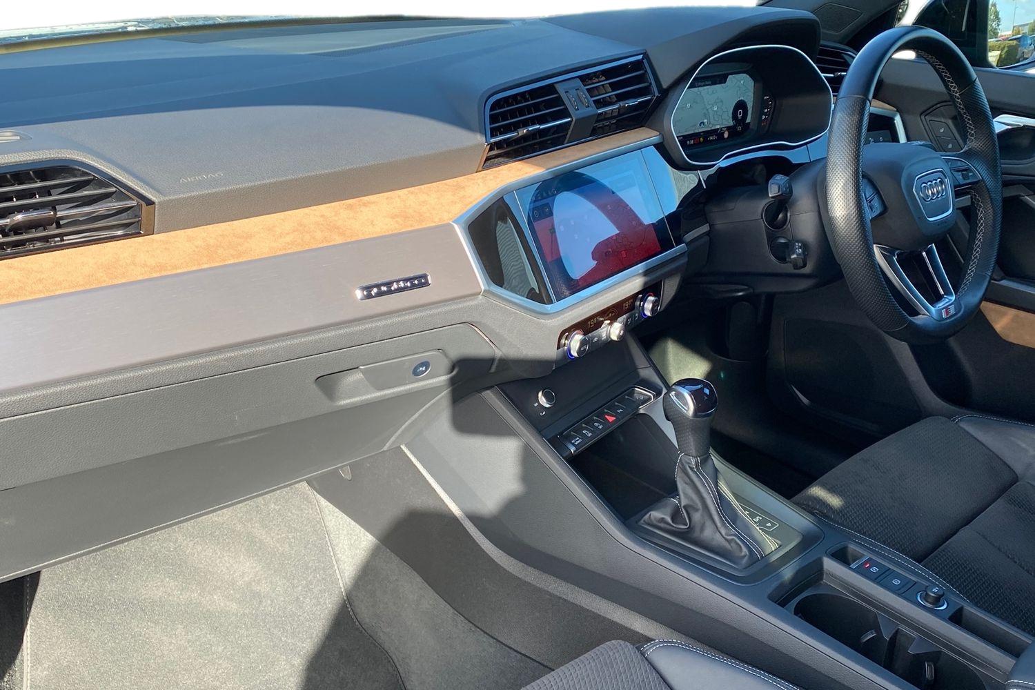 Used Audi Q3 2022 for sale - 76674312: Photo 2