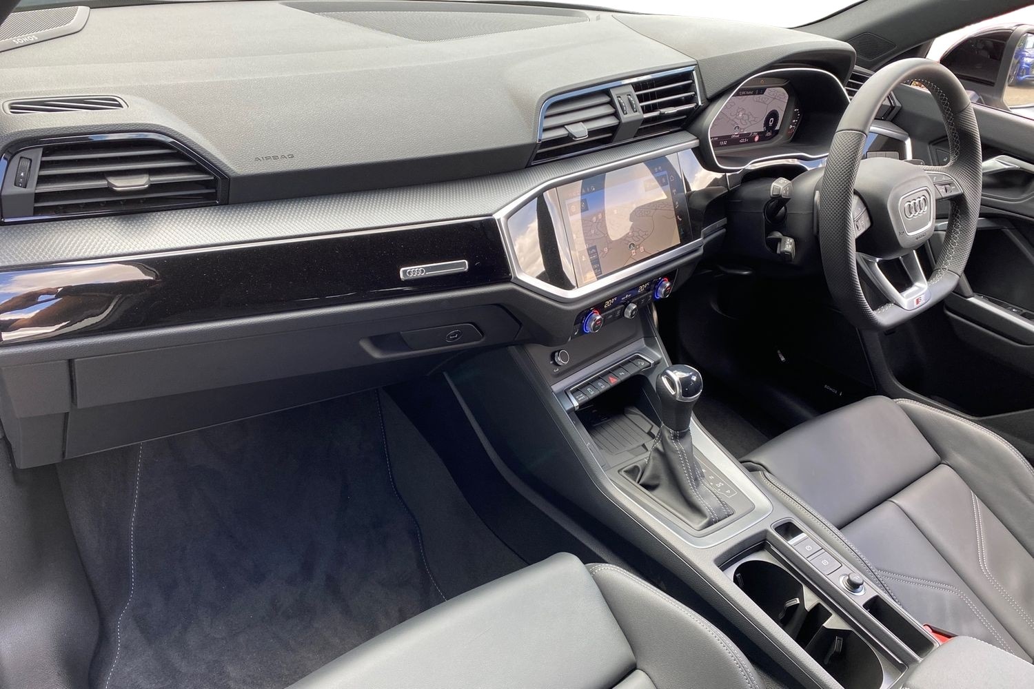 Used Audi Q3 2025 for sale - 76694525: Photo 2