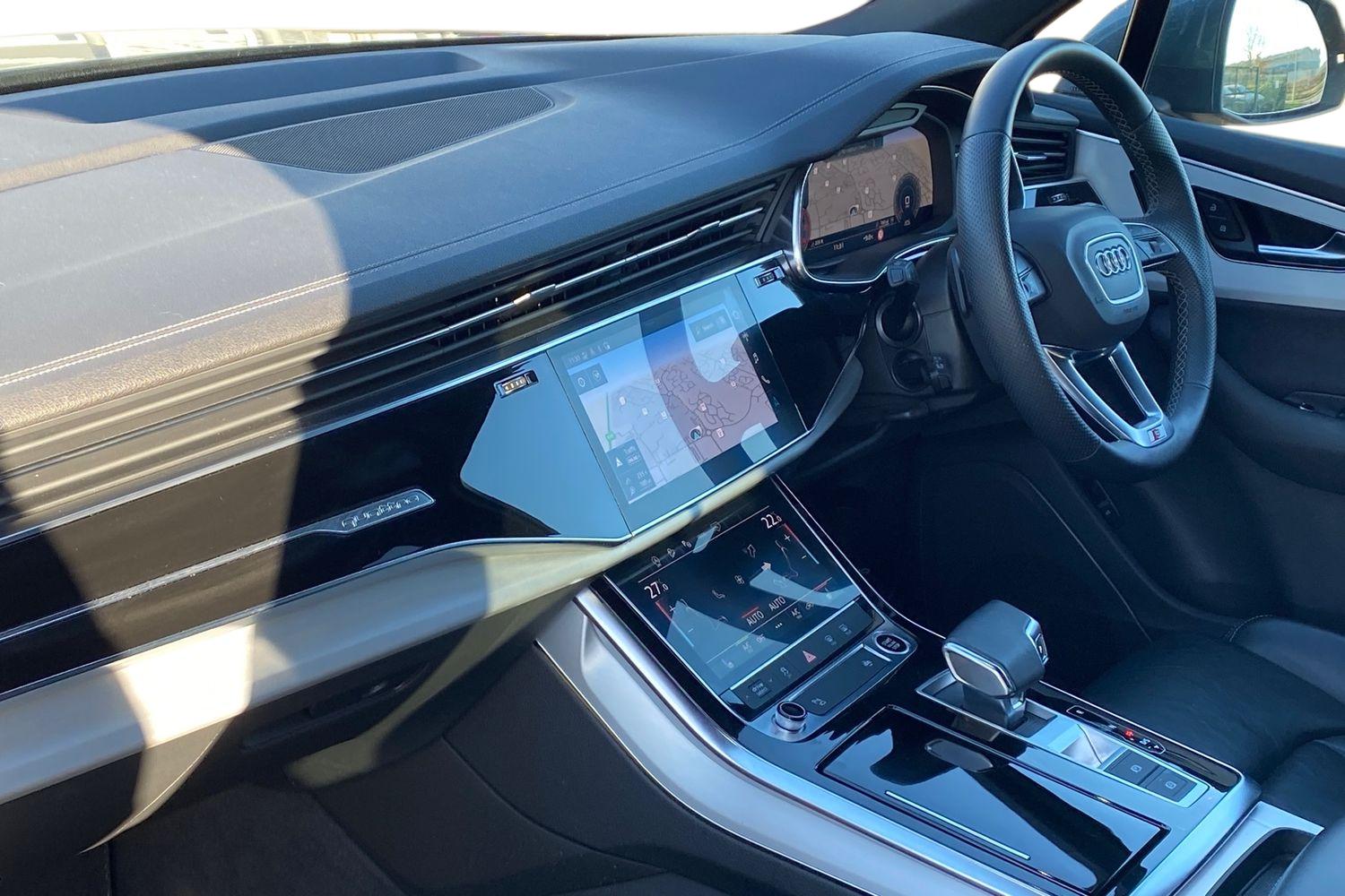 Used Audi Q7 2023 for sale - 76676856: Photo 2