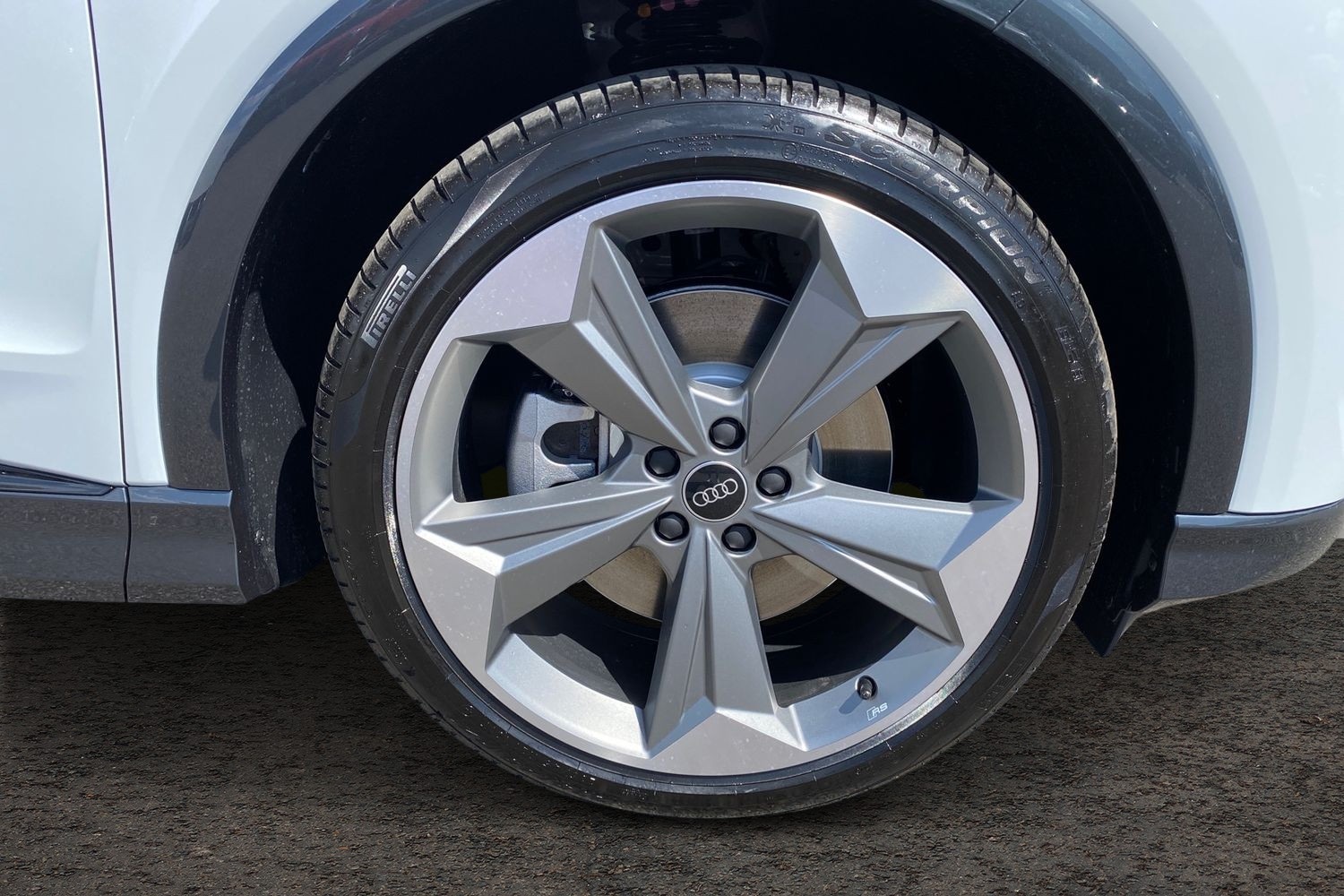 Used Audi Q4 e-tron 2025 for sale - 76885112: Photo 5