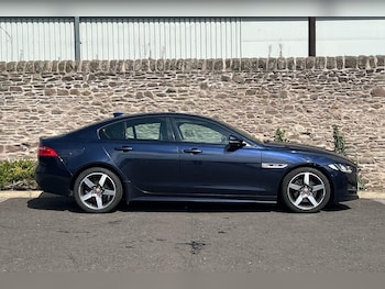 Used Jaguar XE 2018 for sale - 75507322: Photo