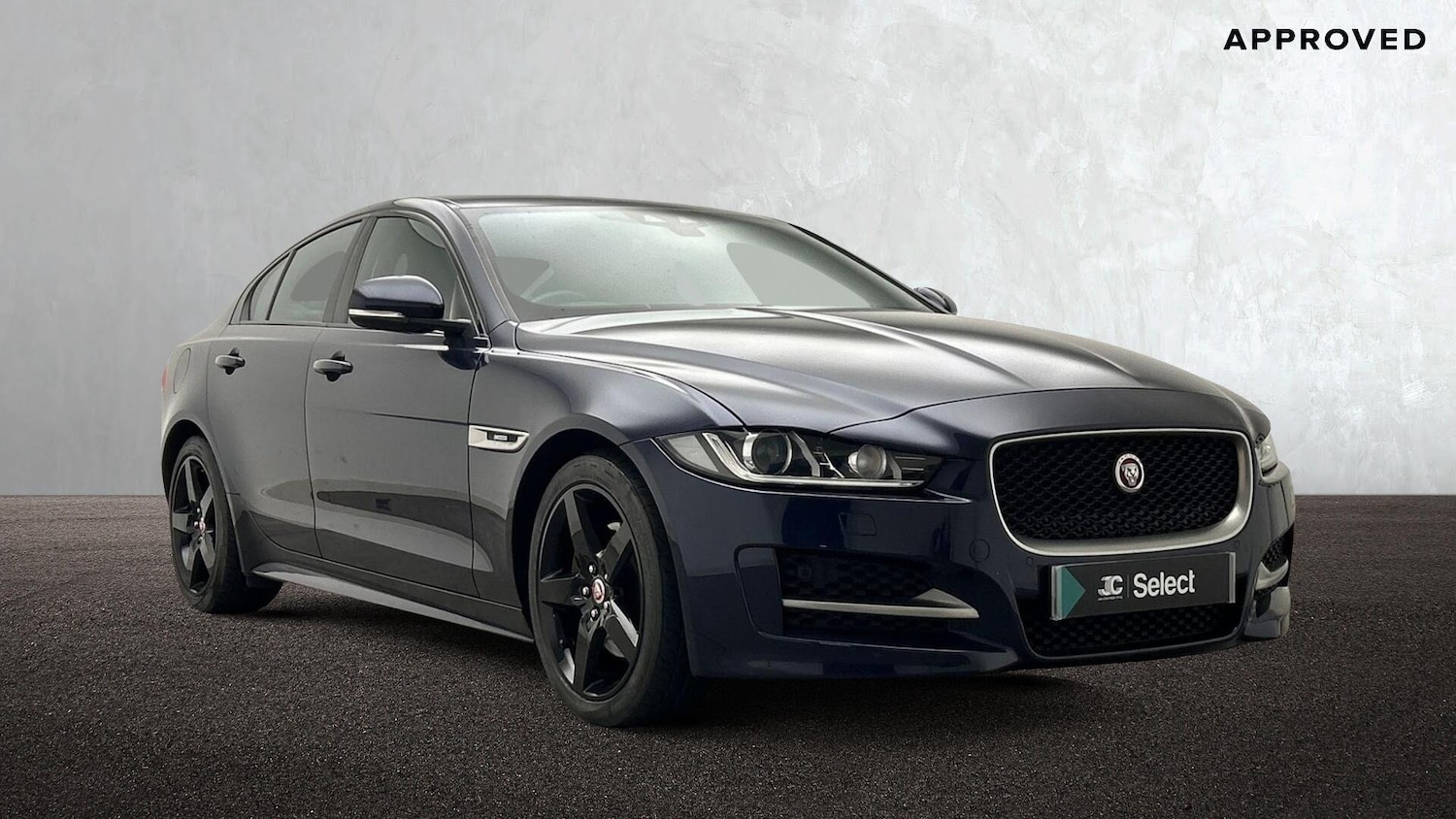 Used Jaguar XE 2018 for sale - 76094797: Photo 1