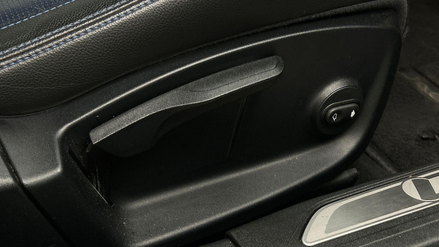 Used Jaguar XE 2018 for sale - 76094797: Photo 23
