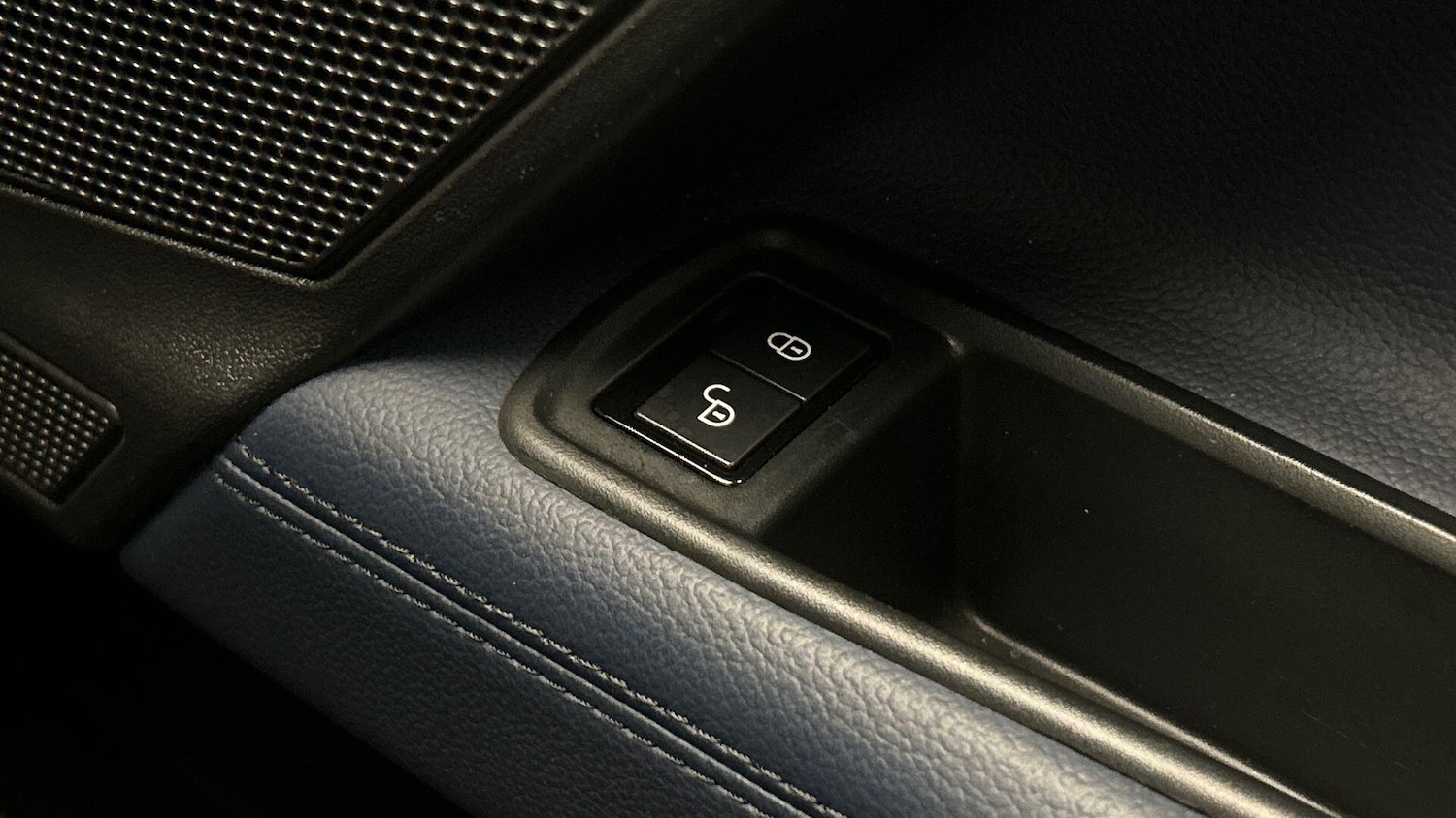 Used Jaguar XE 2018 for sale - 76094797: Photo 24
