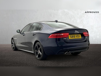 Used Jaguar XE 2018 for sale - 76094797: Photo 2