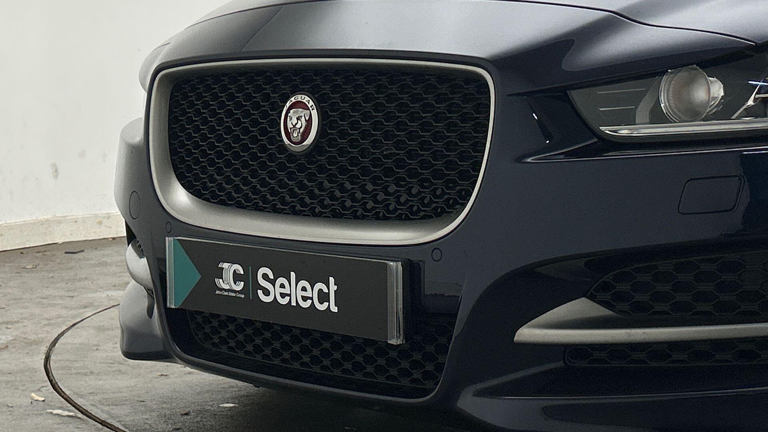 Used Jaguar XE 2018 for sale - 76094797: Photo 33