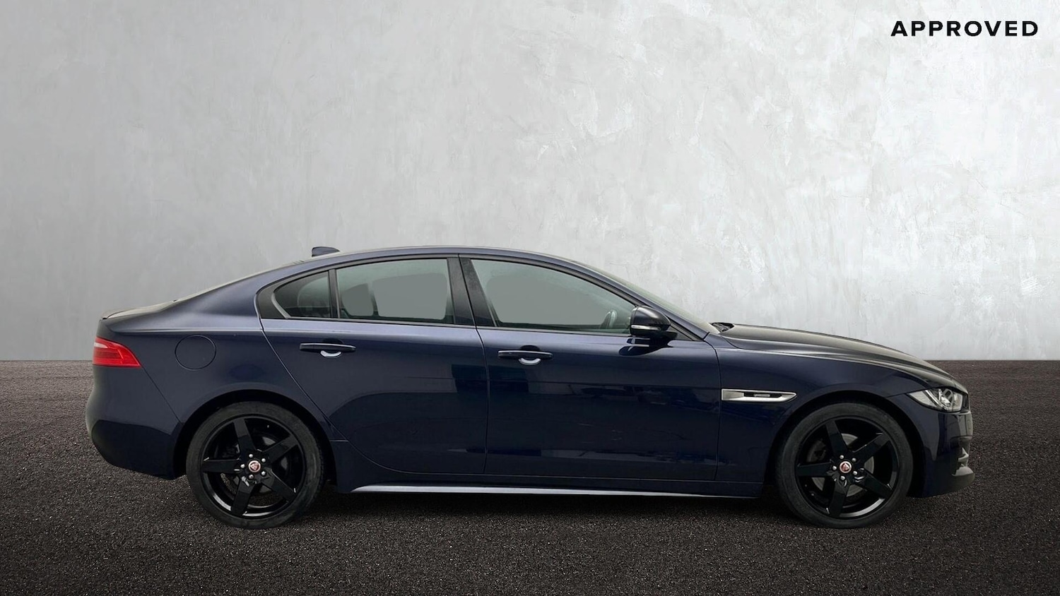 Used Jaguar XE 2018 for sale - 76094797: Photo 5
