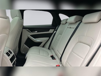 Used Jaguar F-Pace 2023 for sale - 75351973: Photo