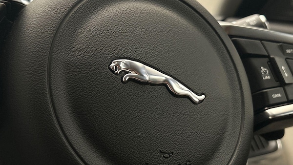 Used Jaguar E-Pace 2019 for sale - 75609651: Photo 28