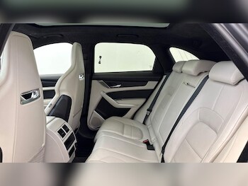 Used Jaguar F-Pace 2023 for sale - 75990029: Photo