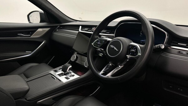 Used Jaguar F-Pace 2024 for sale - 76239345: Photo 34