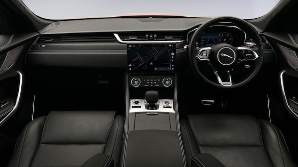 Used Jaguar F-Pace 2024 for sale - 76239345: Photo 9