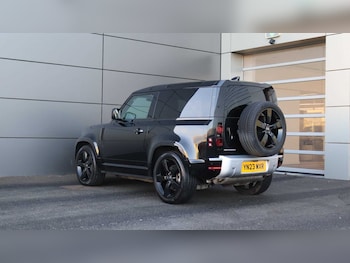 Used Land Rover Defender 2023 for sale - 75218083: Photo