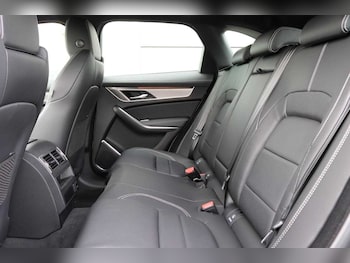 Used Jaguar F-Pace 2023 for sale - 75216806: Photo