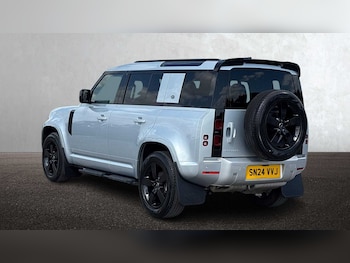 Used Land Rover Defender 2024 for sale - 75217825: Photo