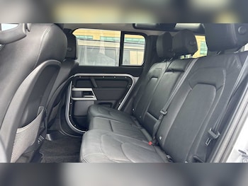 Used Land Rover Defender 2024 for sale - 75217825: Photo