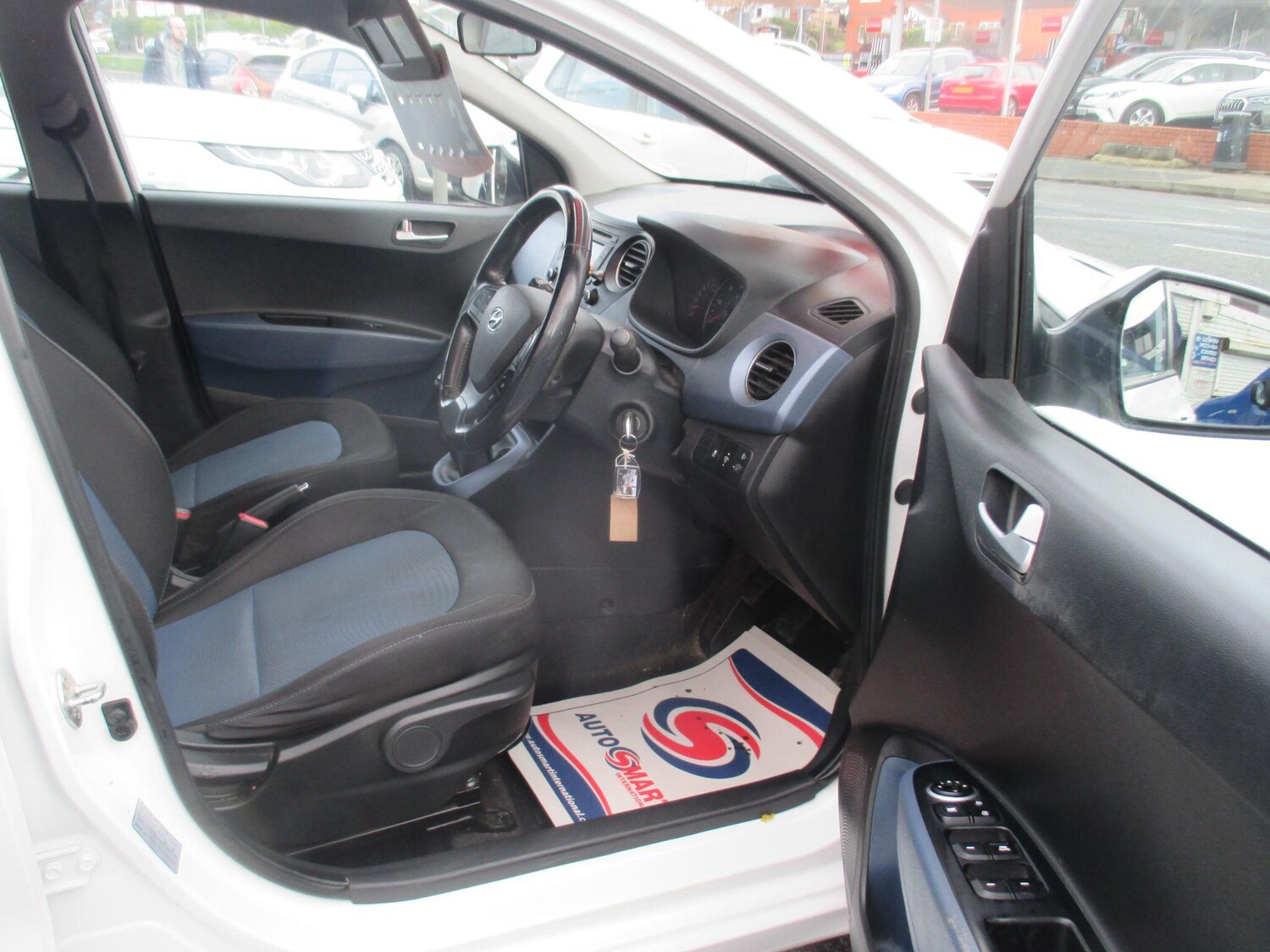 Used Hyundai i10 2014 for sale - 77624989: Photo 14