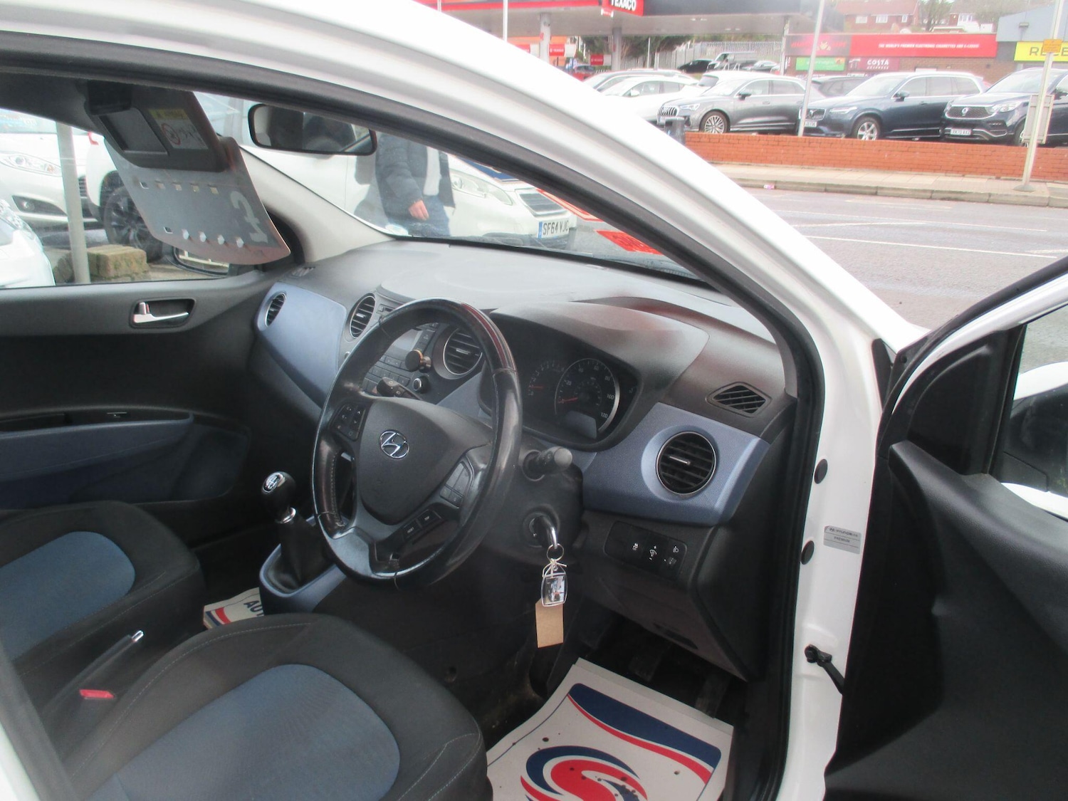 Used Hyundai i10 2014 for sale - 77624989: Photo 16