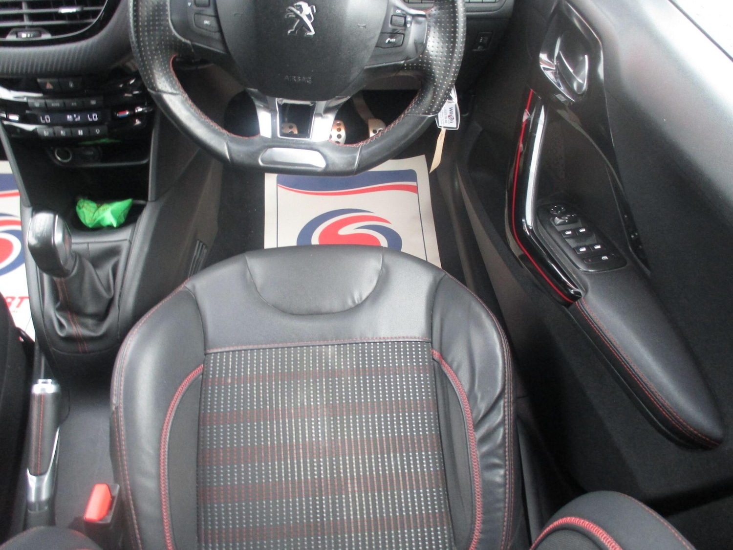 Used Peugeot 208 2015 for sale - 76988991: Photo 22