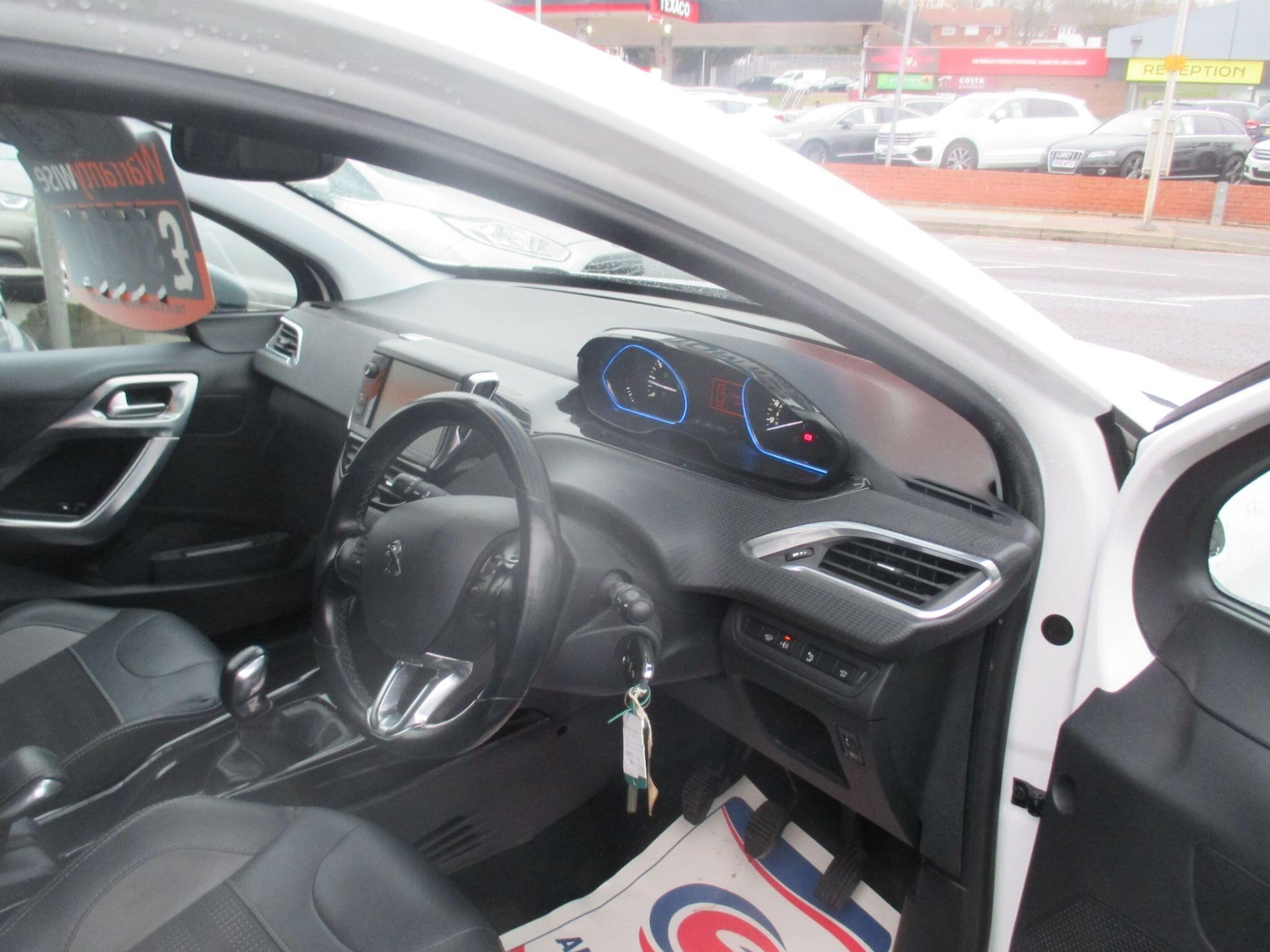 Used Peugeot 2008 2017 for sale - 77468744: Photo 14